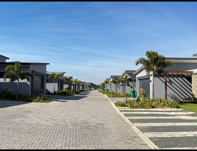 2 BEDROOM TOWNHOUSE FOR SALE IN SALT ROCK
